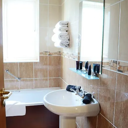 בית הארחה Donegal Manor 4*