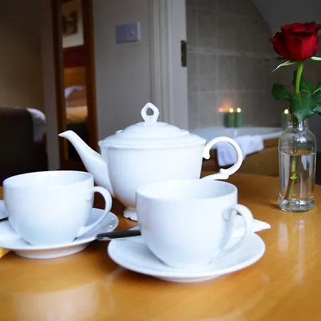 Donegal Manor Guest house 4*