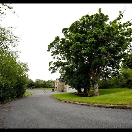 Πανσιόν Donegal Manor 4*