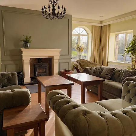 Donegal Manor