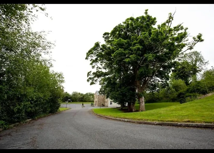 게스트하우스 Donegal Manor 4*