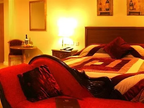 Donegal Manor 도니골